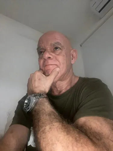 Mauricio V.